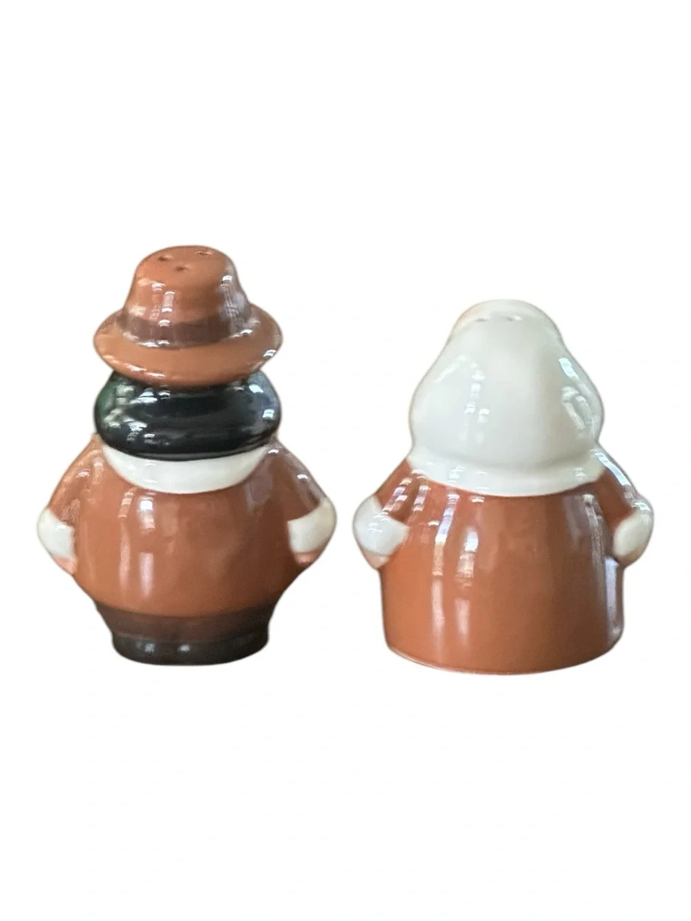 Brown Pilgrim Couple Ceramic Salt and Pepper Shakers - Thanksgiving Serveware
